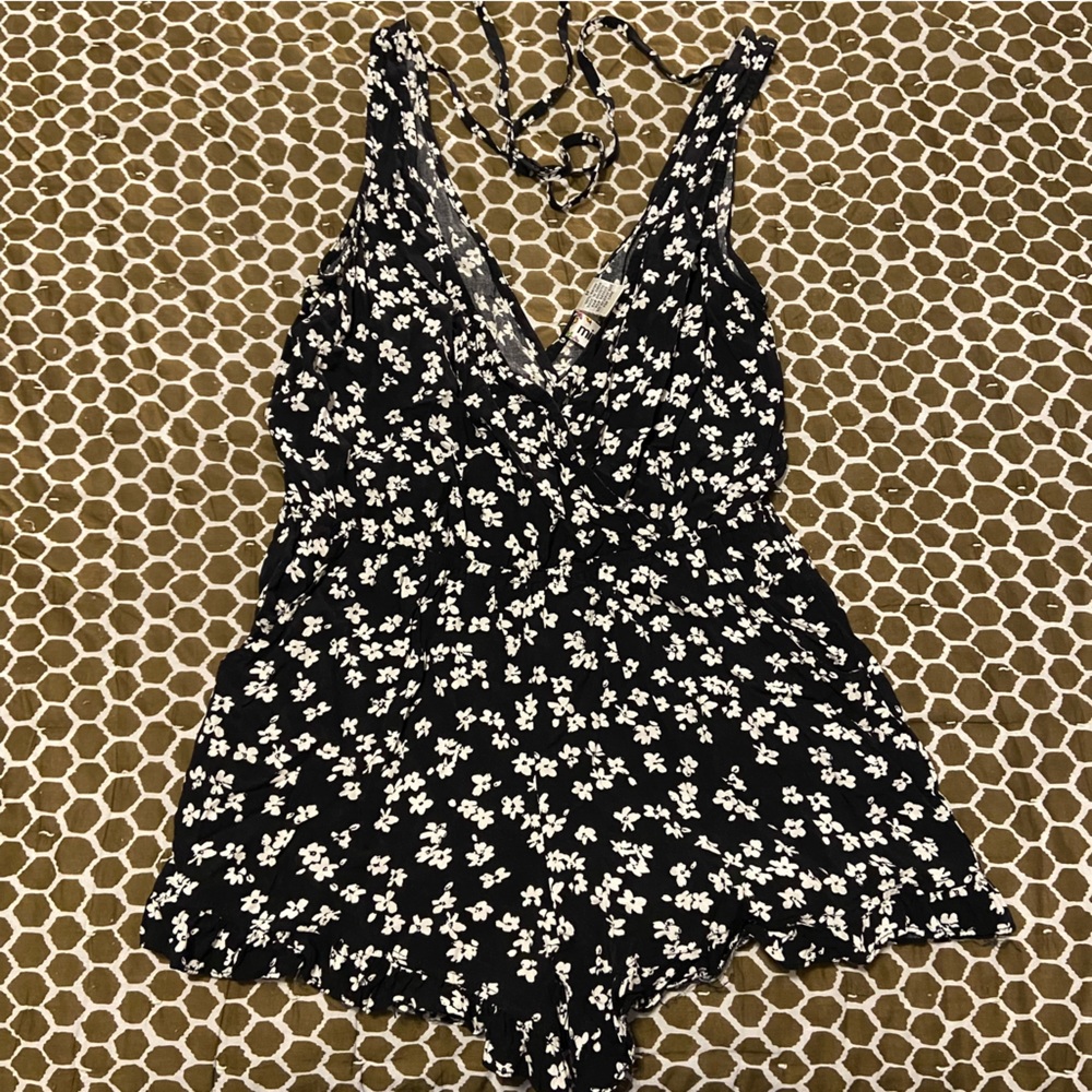 Black and white floral romper with pockets